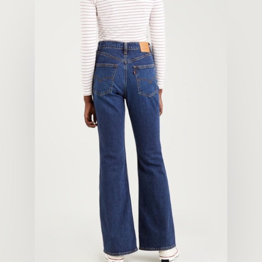 LEVI'S Premium Denim WOMEN'S RETRO 70S HIGH FLARE Medium Wash